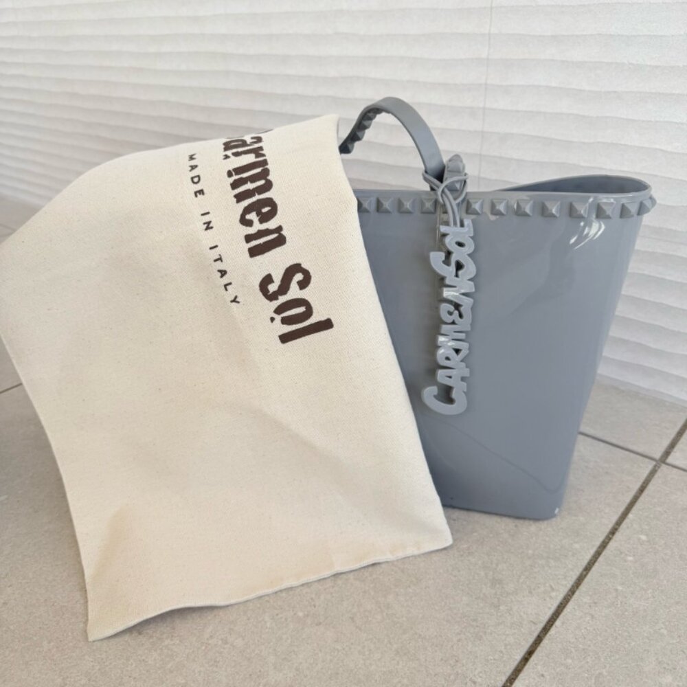 Carmen Sol Jelly-style rubber tote in gray